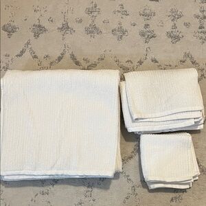 Boll & Branch White Towel Set
